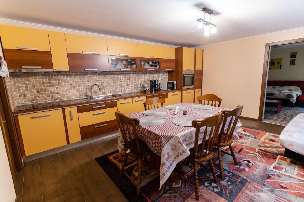 Mario'S Cozy Apartment Rîşnov Kültér fotó