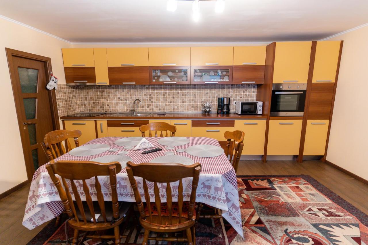 Mario'S Cozy Apartment Rîşnov Kültér fotó