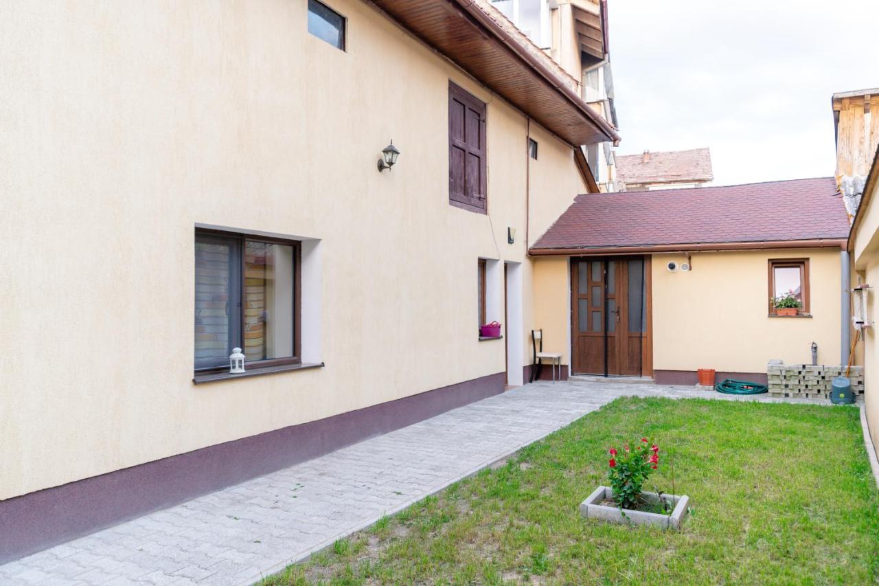 Mario'S Cozy Apartment Rîşnov Kültér fotó